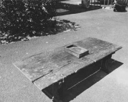 寺子屋の机と硯